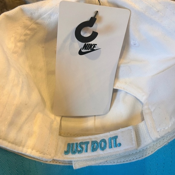 Nike Kids White Cap - Picture 3 of 6